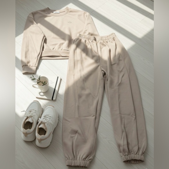 no brand Pants - NWT Beige Premium Lounge Set | Cropped Sweatshirt & Jogger Set Size Large